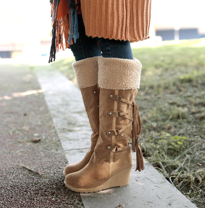 Bottes hautes femme à talon compensé en daim jaune