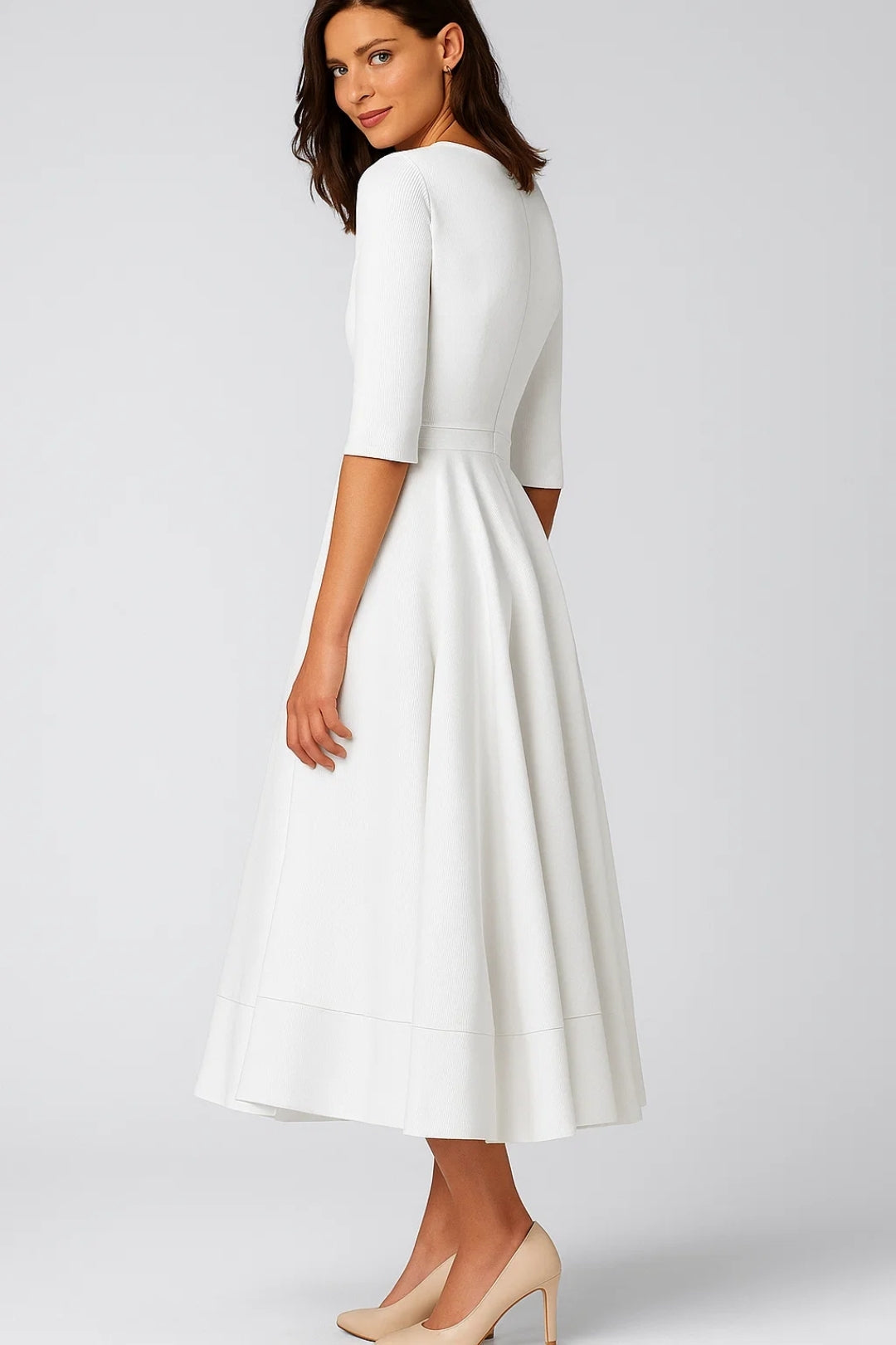 Robe midi élégante | Coupe évasée | Décolleté en V profond | Silhouette féminine pour un style intemporel de mi-saison