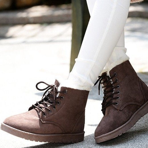 Bottes d'hiver femme doublées peluche vue de profil