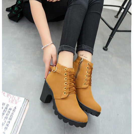 Bottines femme à talon bloc et boucle