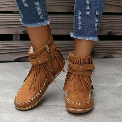 Bottines plates femme en daim à franges et clous