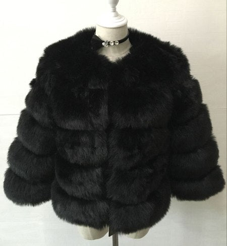 Manteau femme d'hiver court à effet fourrure bandes horizontales