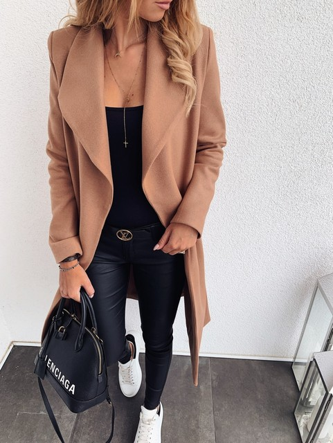 Manteau matelassé femme pour l'hiver, vue de face