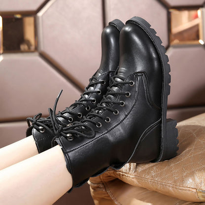 Bottes motard noires femme à lacets et rivets