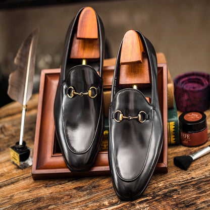 Mocassins homme en cuir bout rond à détail métallique