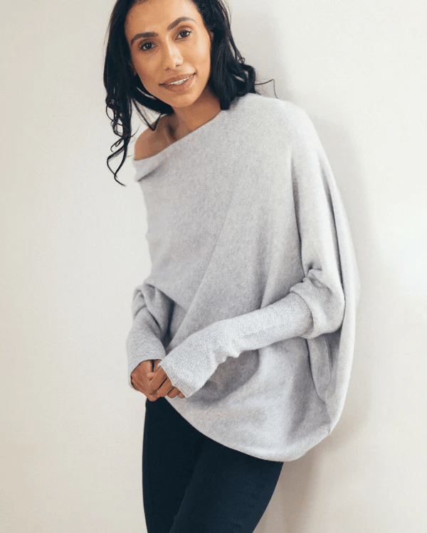 Pull femme à coupe asymétrique