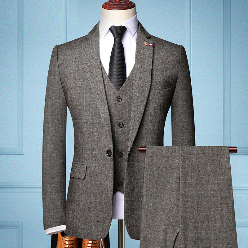 Costume 3 pièces homme avec veste, gilet et pantalon