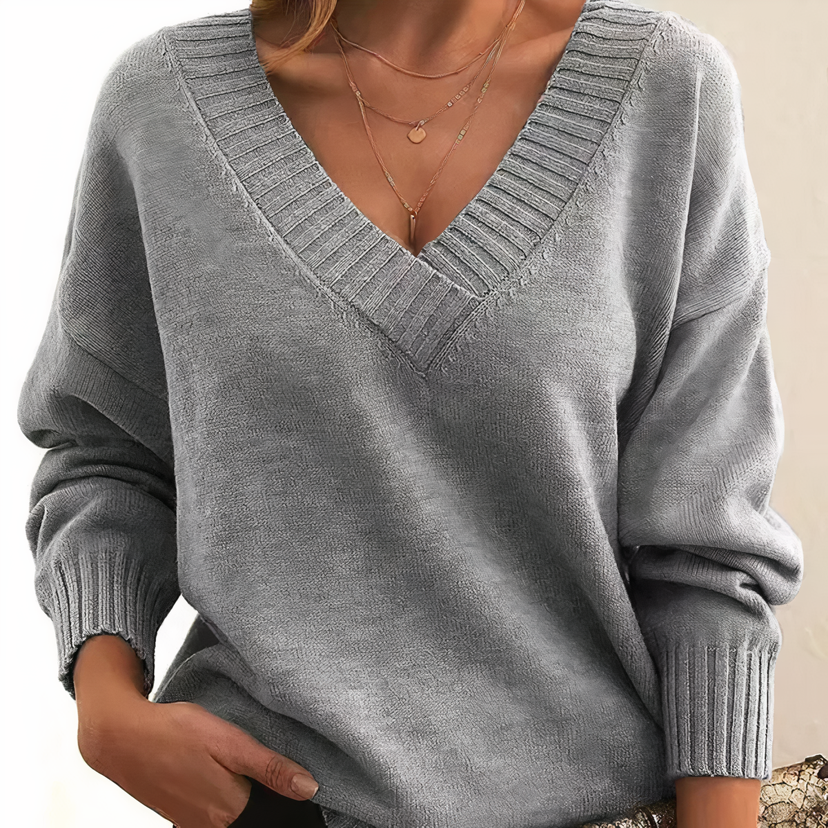 Pull femme en maille à col en V