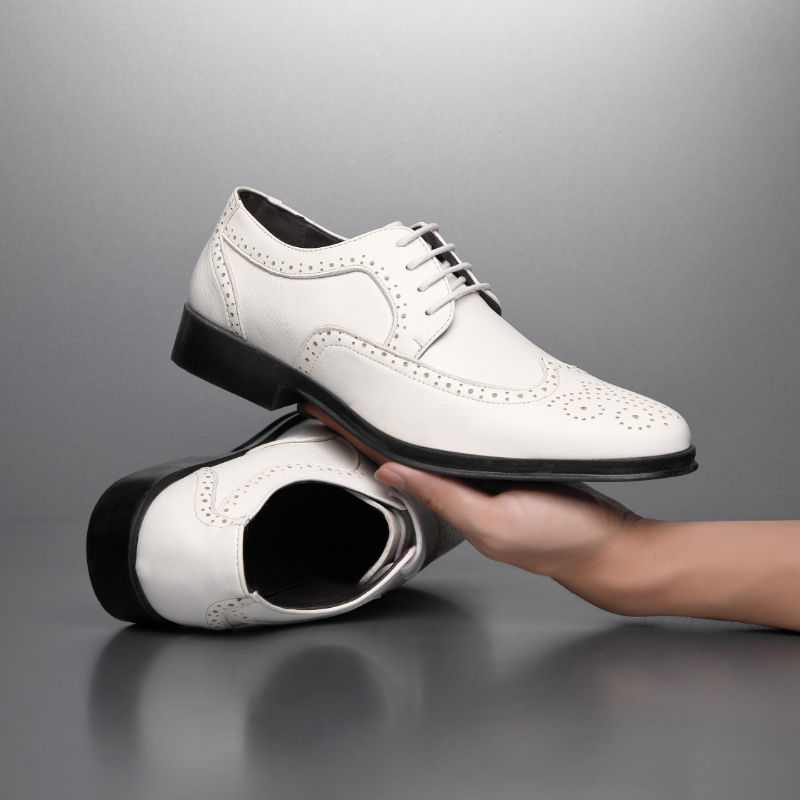 Chaussures habillées en cuir homme au motif ciselé