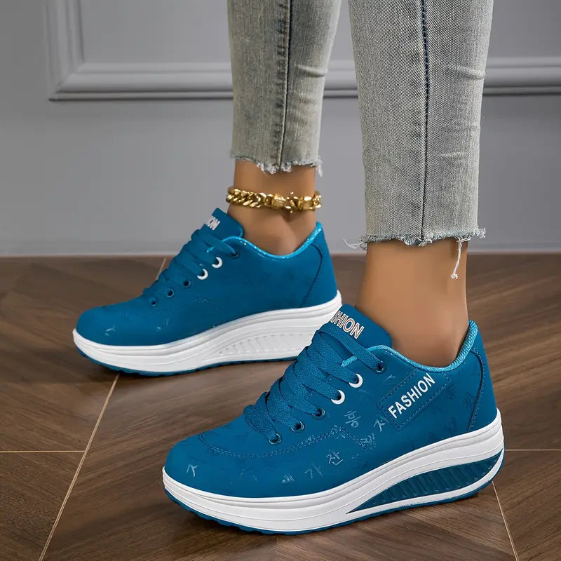 Baskets compensées à lacets pour femme, vue de profil