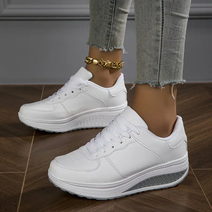 Baskets compensées à lacets pour femme, vue de profil