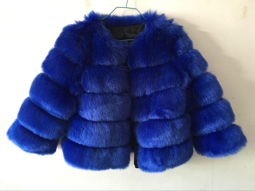 Manteau femme d'hiver court à effet fourrure bandes horizontales