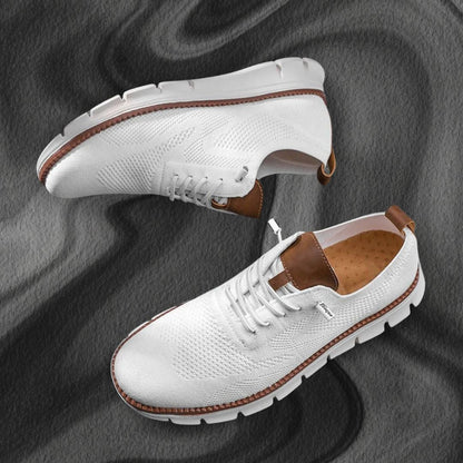 Paire de sneakers, vue latérale