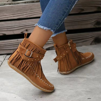 Bottines plates femme en daim à franges et clous