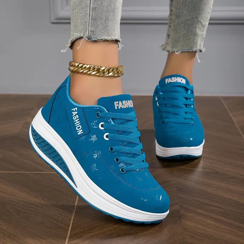Baskets compensées à lacets pour femme, vue de profil