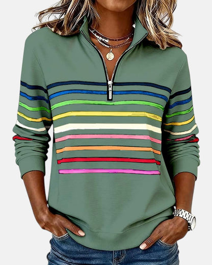 Femme en sweat zippé à rayures arc-en-ciel