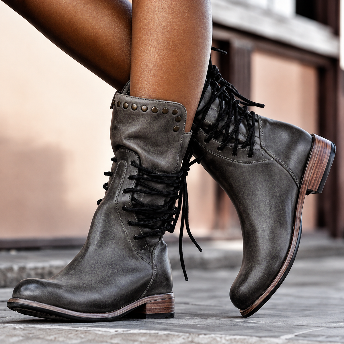 Bottines à lacets femme avec clous et talon bloc