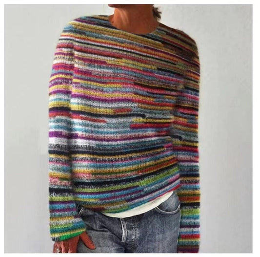 Femme portant un pull vintage à coupe ample