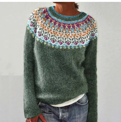 Femme portant un pull vintage à coupe ample