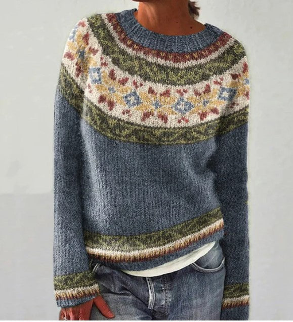 Femme portant un pull vintage à coupe ample