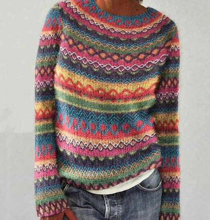 Femme portant un pull vintage à coupe ample