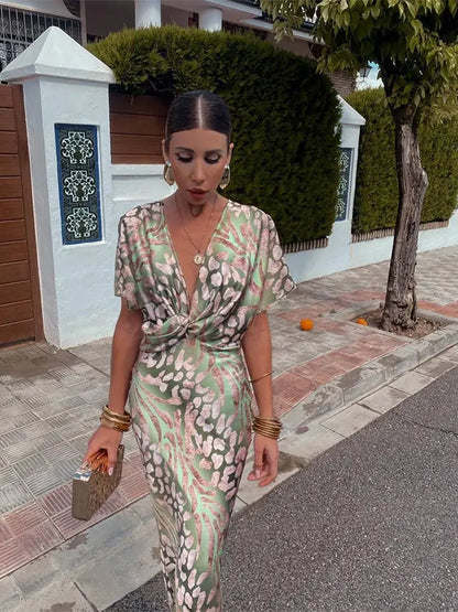 Robe longue femme col V cache-cœur portée en soirée