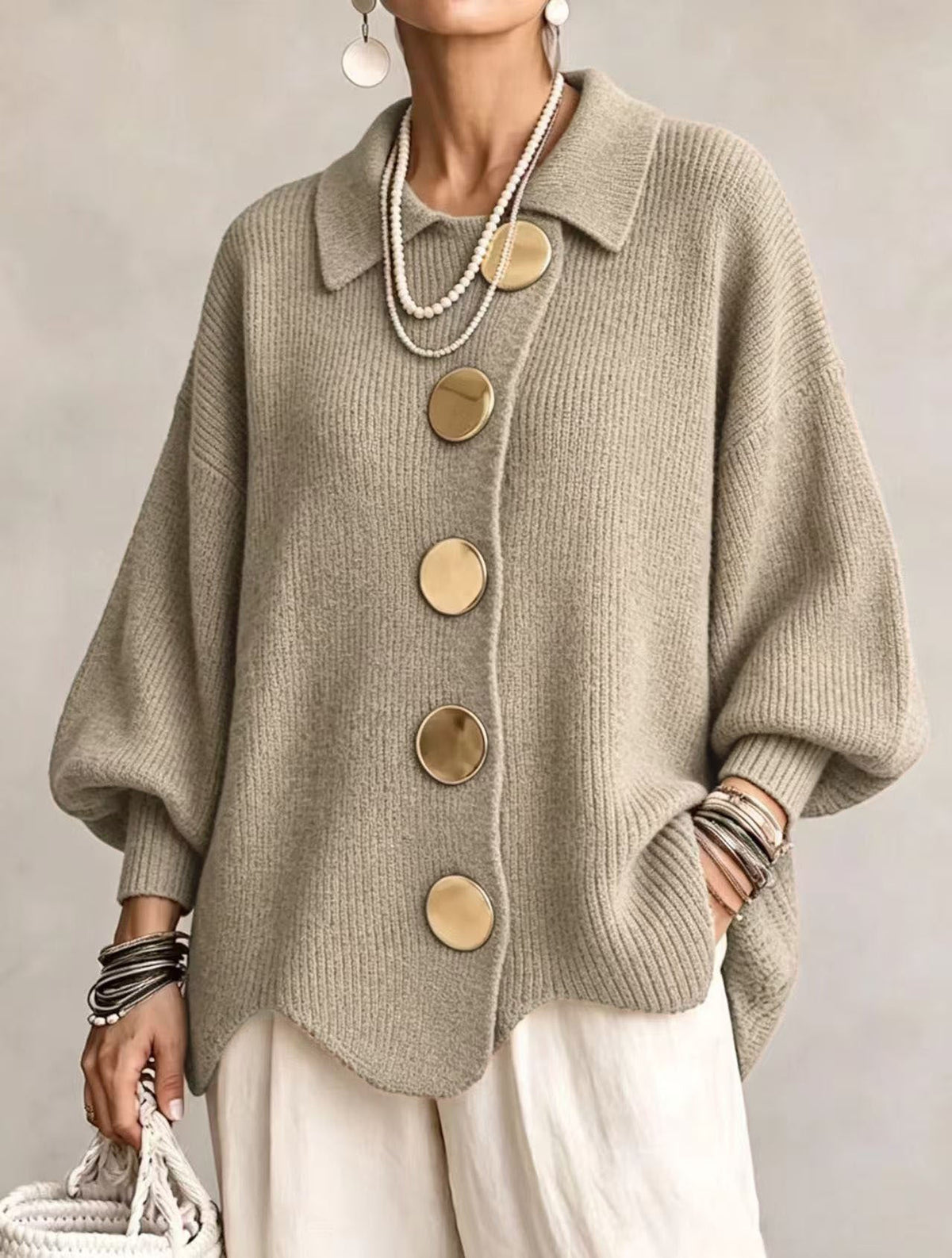 Cardigan oversize femme à col pointu et boutons dorés