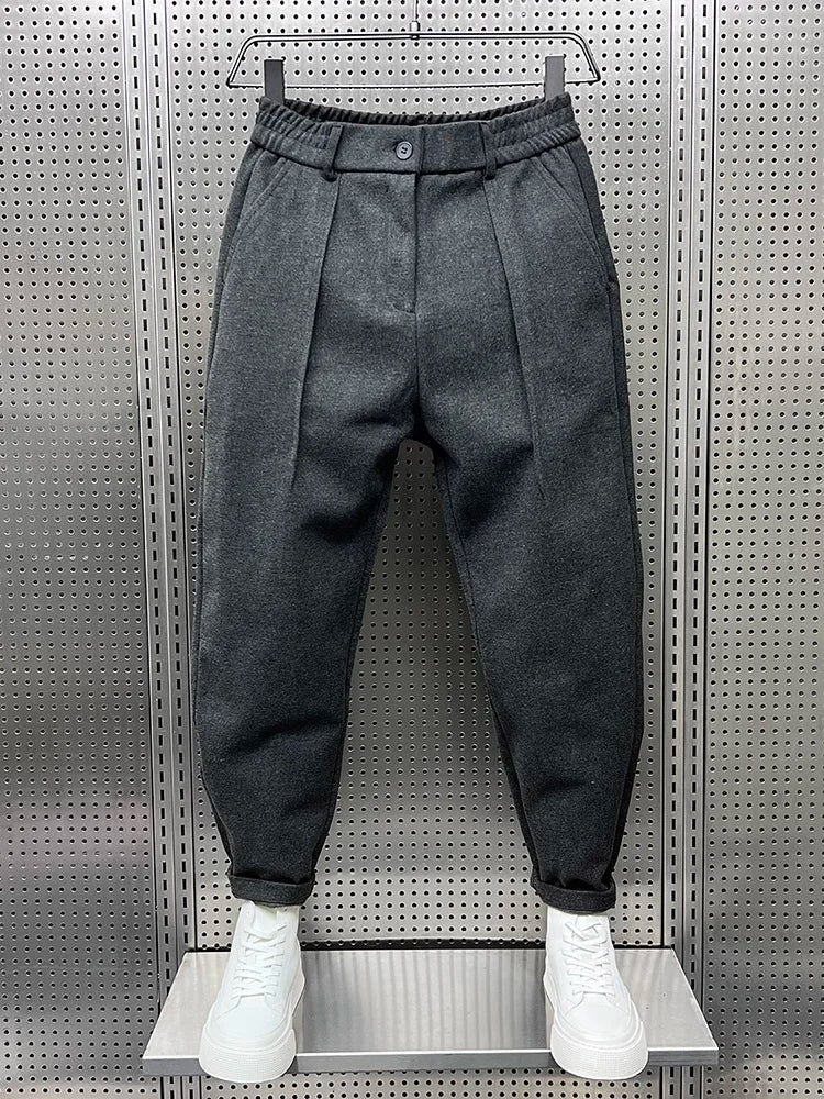 Pantalon à plis homme à coupe droite, vue de face