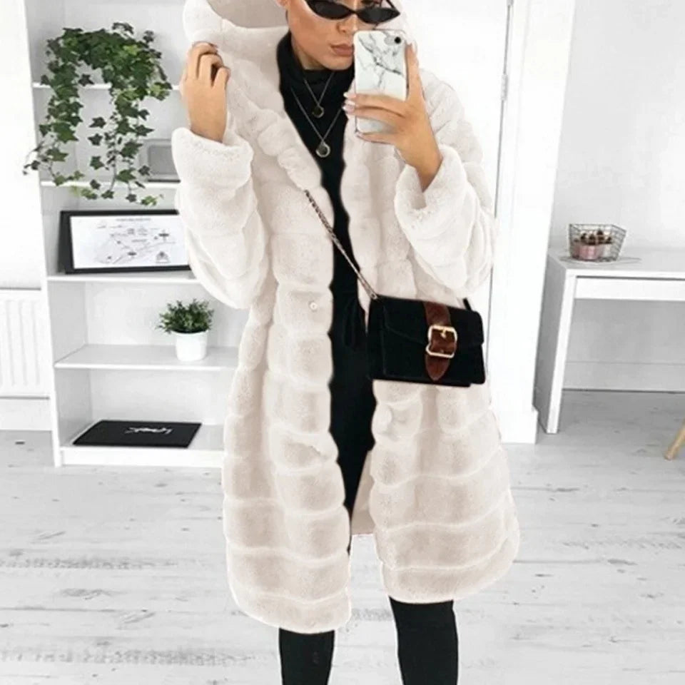 Céleste | Manteau fausse fourrure à capuche
