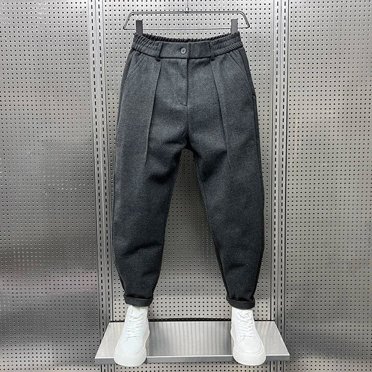 Pantalon à plis homme à coupe droite, vue de face
