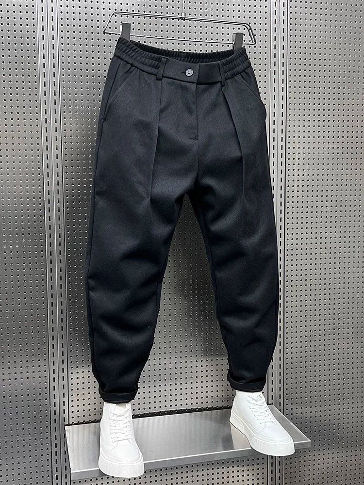 Pantalon à plis homme à coupe droite, vue de face