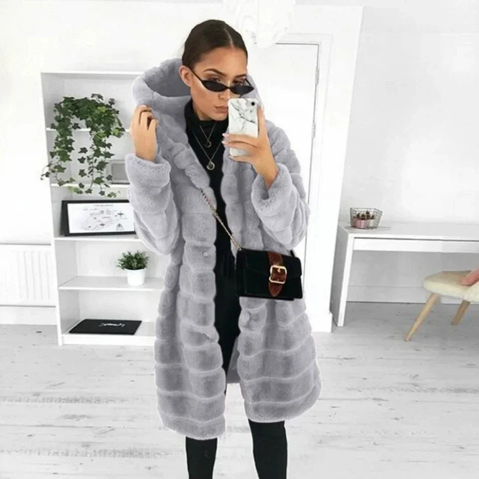 Céleste | Manteau fausse fourrure à capuche