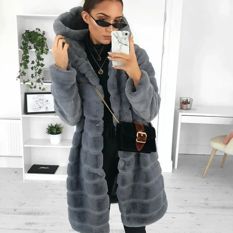Céleste | Manteau fausse fourrure à capuche