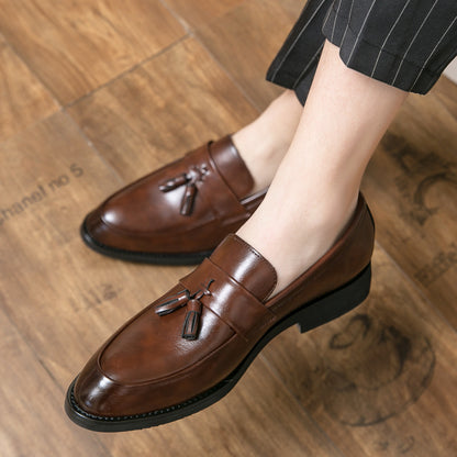 Mocassins homme à glands en cuir, vue de profil
