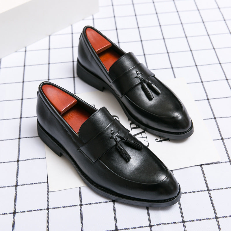 Mocassins homme à glands en cuir, vue de profil