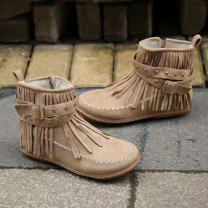 Bottines plates femme en daim à franges et clous