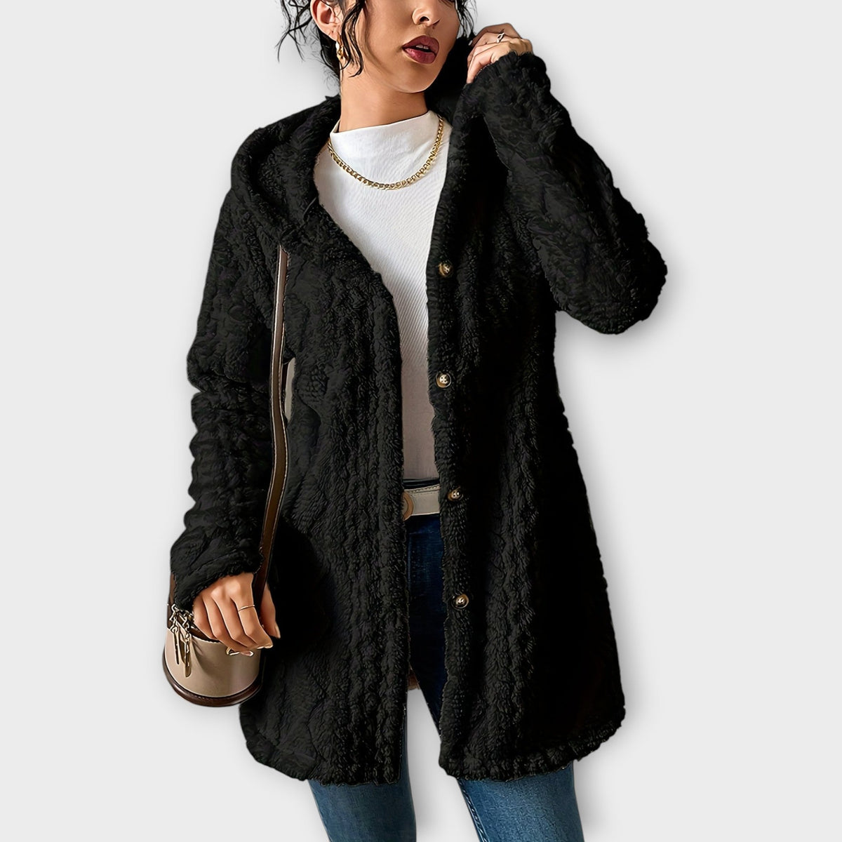 Femme en veste à capuche texturée d’hiver coupe décontractée
