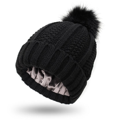 Bonnet femme doublé satin avec pompon fausse fourrure
