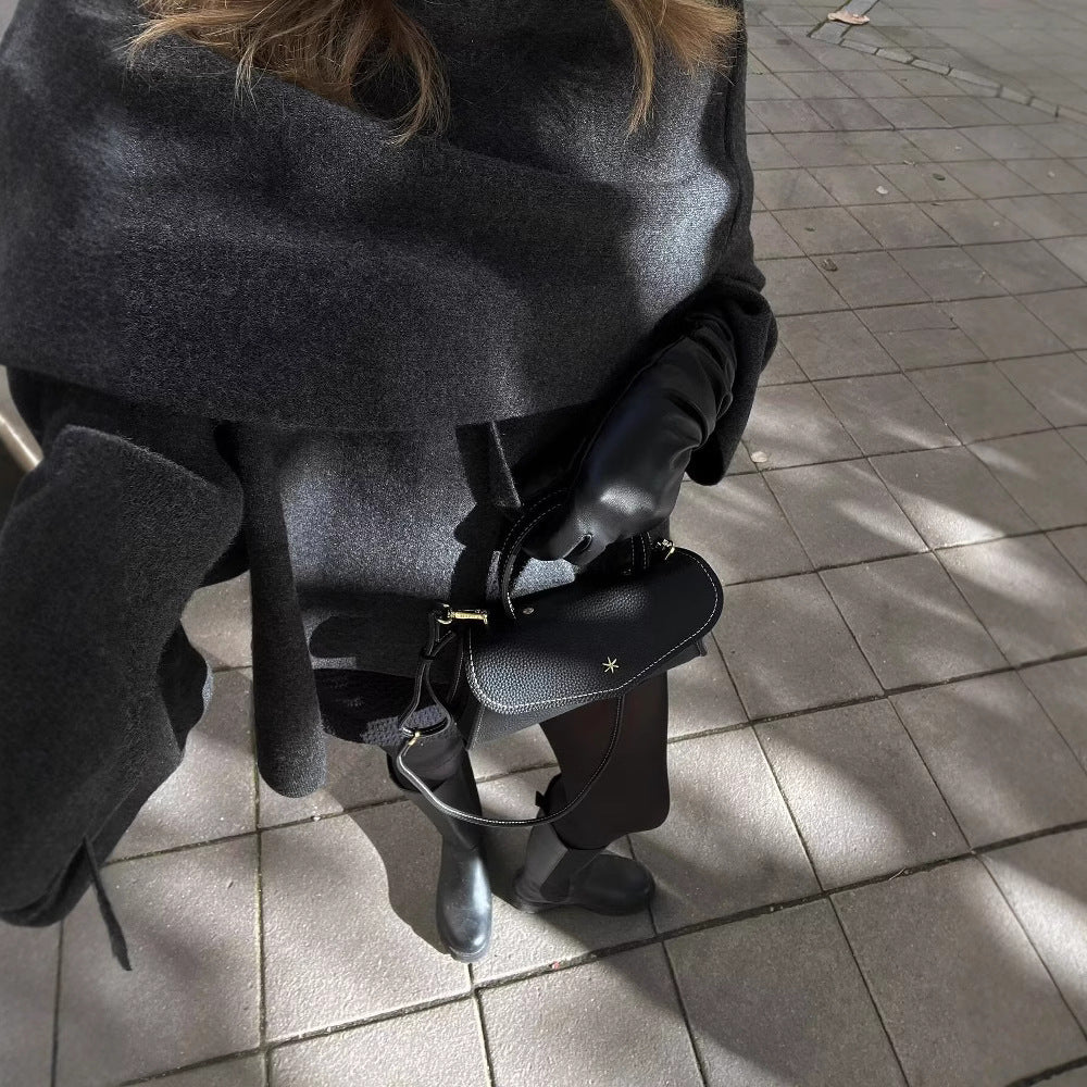 Manteau court femme en maille à écharpe asymétrique