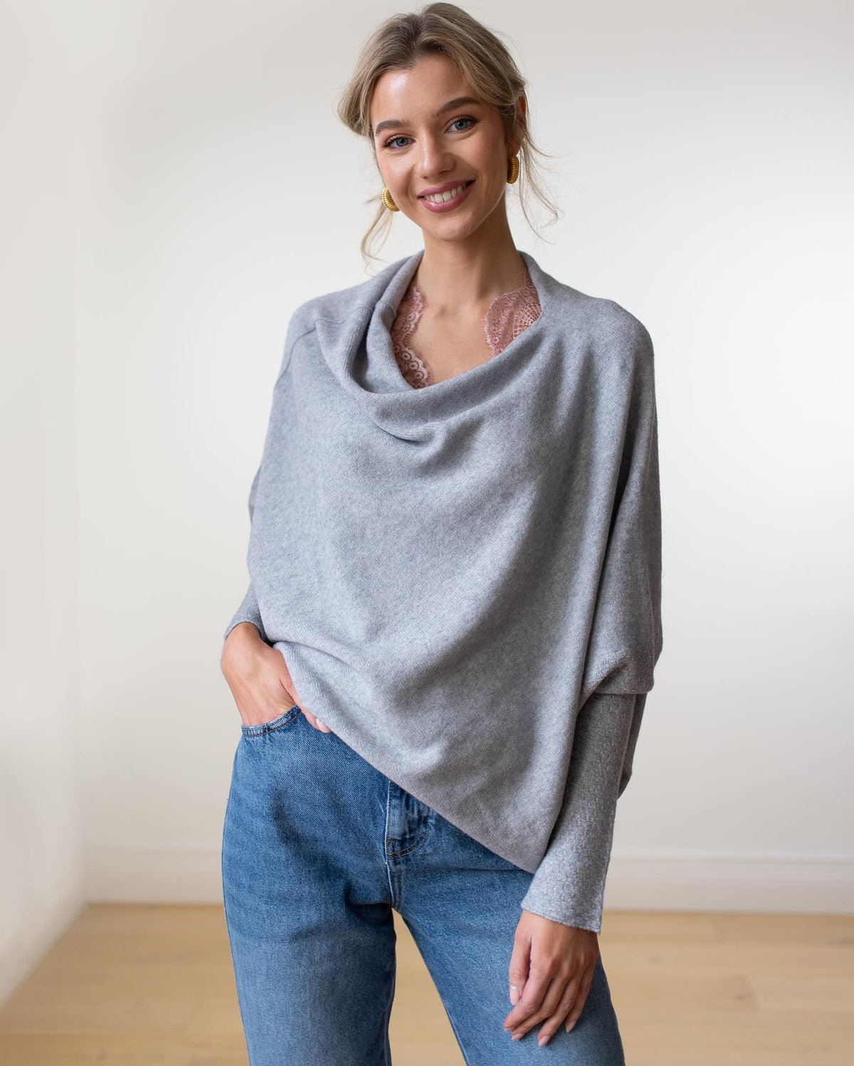 Pull femme à coupe asymétrique