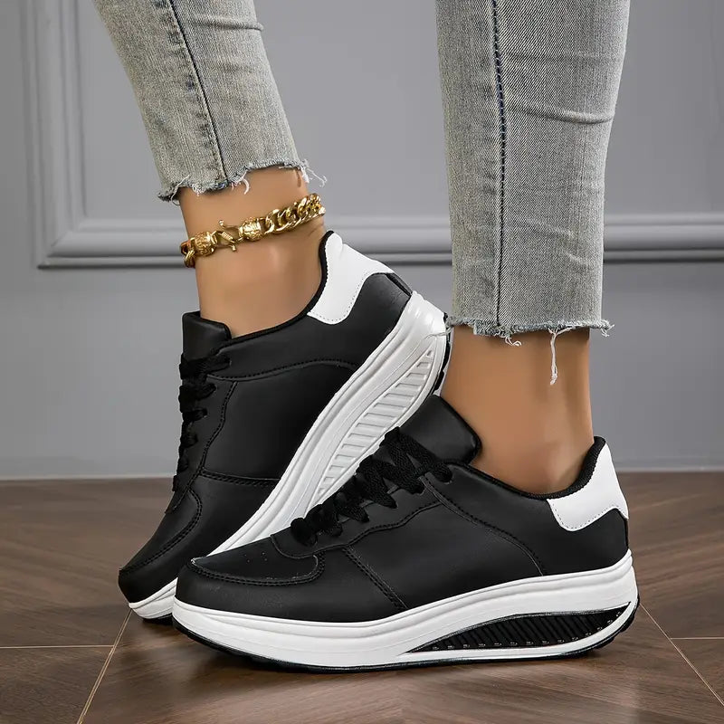 Baskets compensées à lacets pour femme, vue de profil