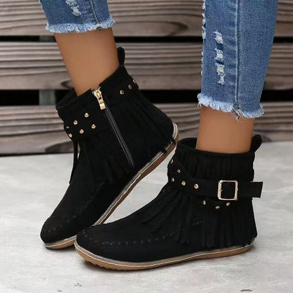 Bottines plates femme en daim à franges et clous