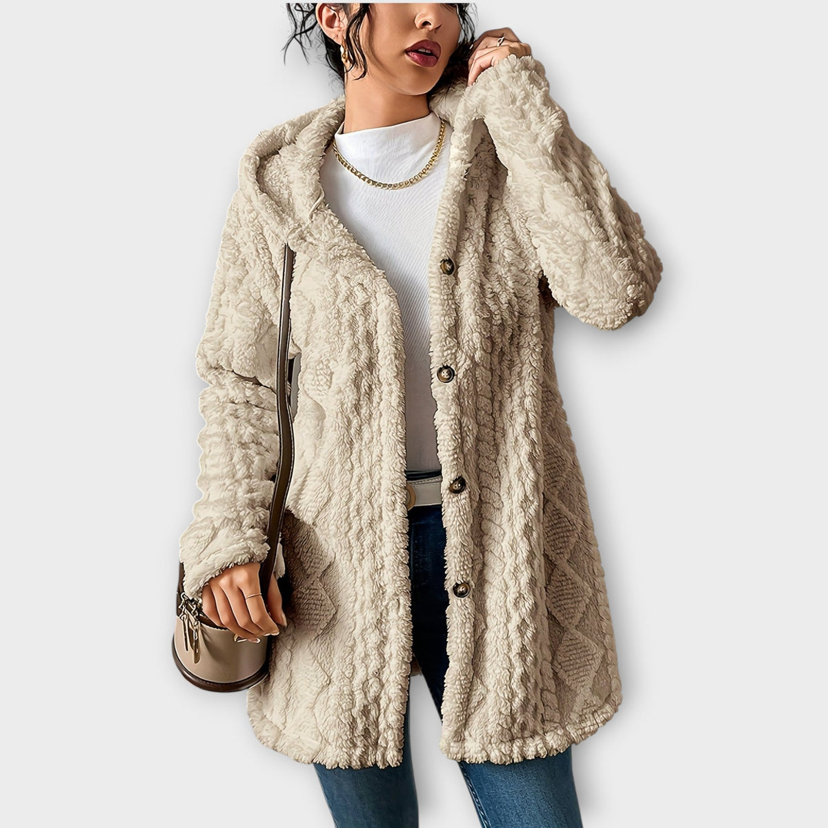 Femme en veste à capuche texturée d’hiver coupe décontractée