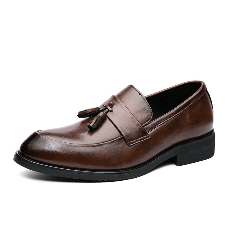 Mocassins homme à glands en cuir, vue de profil