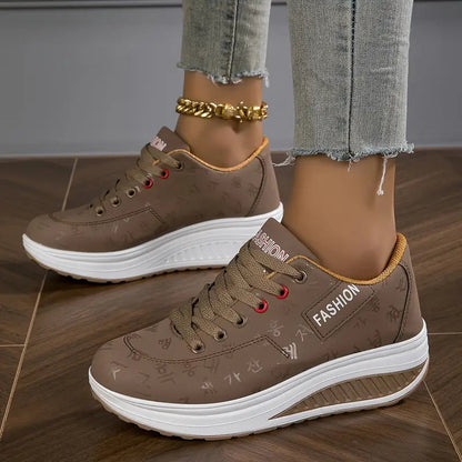Baskets compensées à lacets pour femme, vue de profil